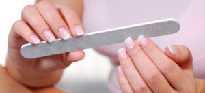 Ta bort gelnagellack säkert och enkelt